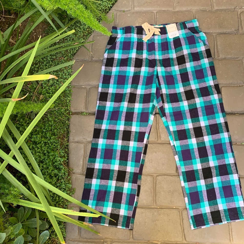 ARIZONA JEAN COMPANY Plaid Womens PJs. NWT SIZE M
